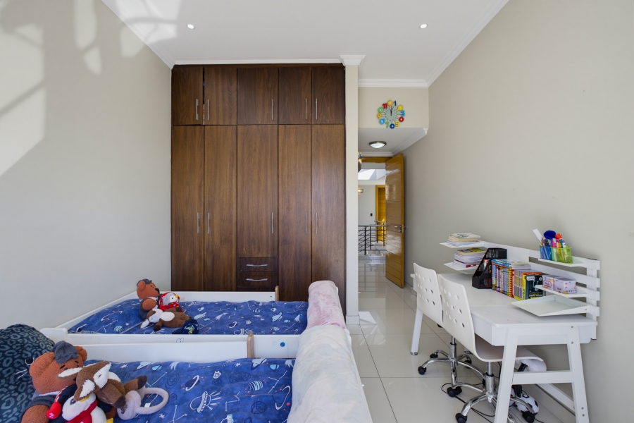 4 Bedroom Property for Sale in Senderwood Gauteng