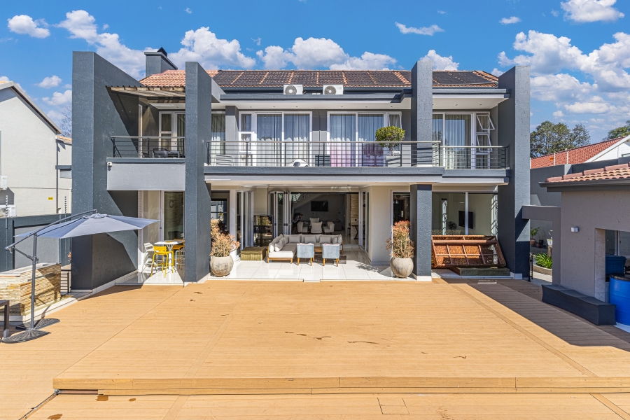 4 Bedroom Property for Sale in Senderwood Gauteng