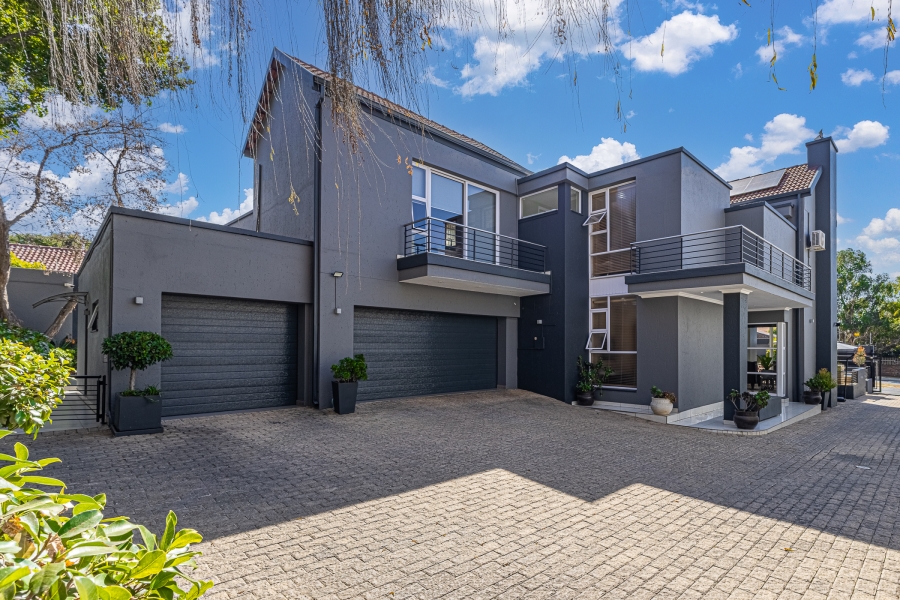 4 Bedroom Property for Sale in Senderwood Gauteng