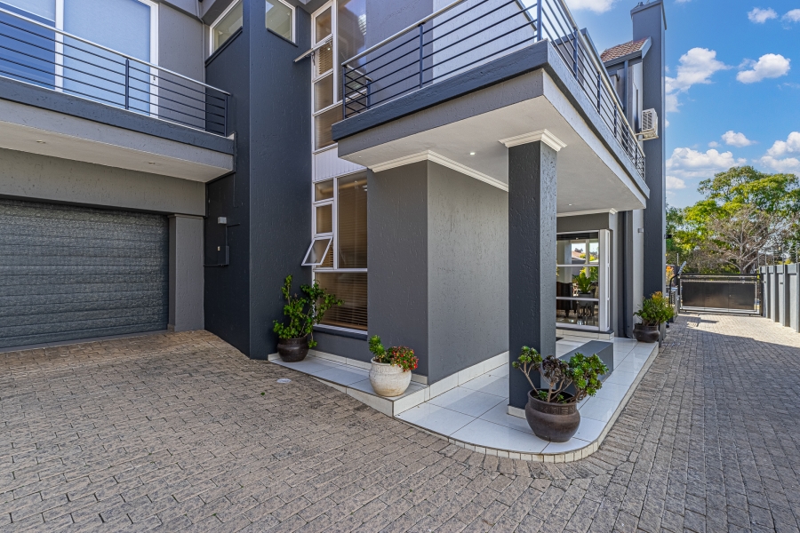 4 Bedroom Property for Sale in Senderwood Gauteng