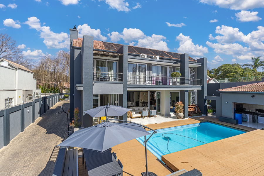4 Bedroom Property for Sale in Senderwood Gauteng