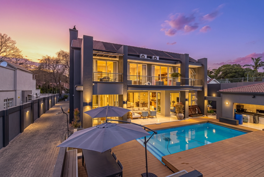 4 Bedroom Property for Sale in Senderwood Gauteng