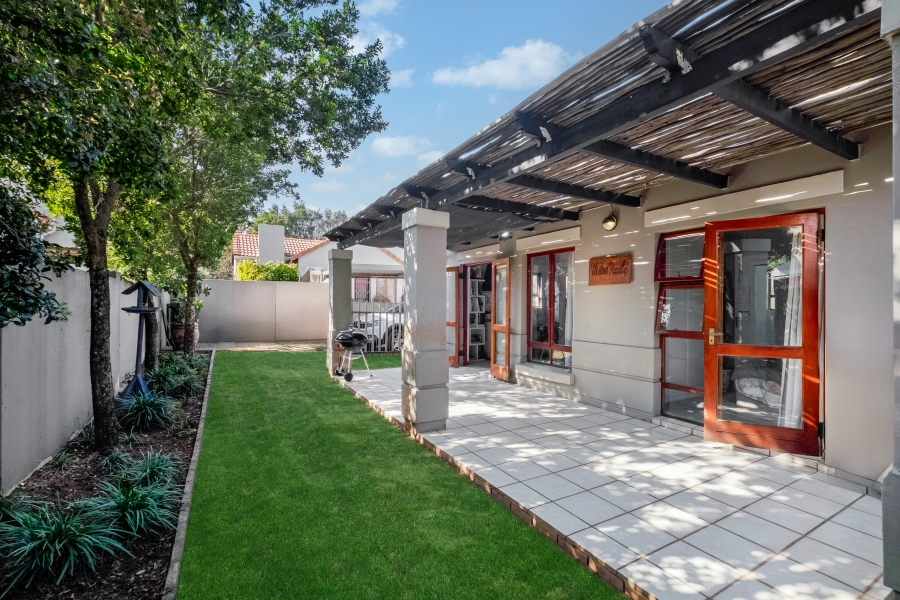 2 Bedroom Property for Sale in Maroeladal Gauteng