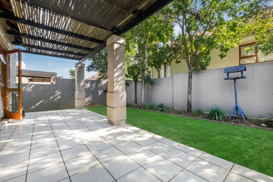 2 Bedroom Property for Sale in Maroeladal Gauteng