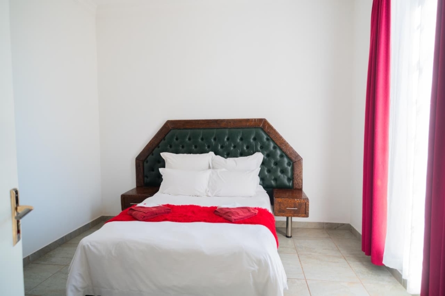 24 Bedroom Property for Sale in Golf View Gauteng
