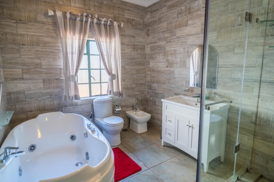 24 Bedroom Property for Sale in Golf View Gauteng