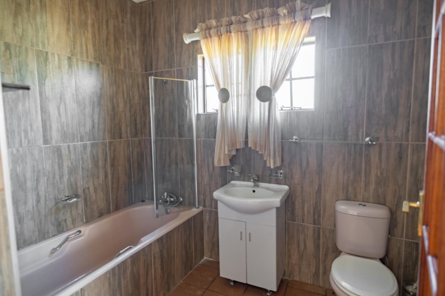 24 Bedroom Property for Sale in Golf View Gauteng