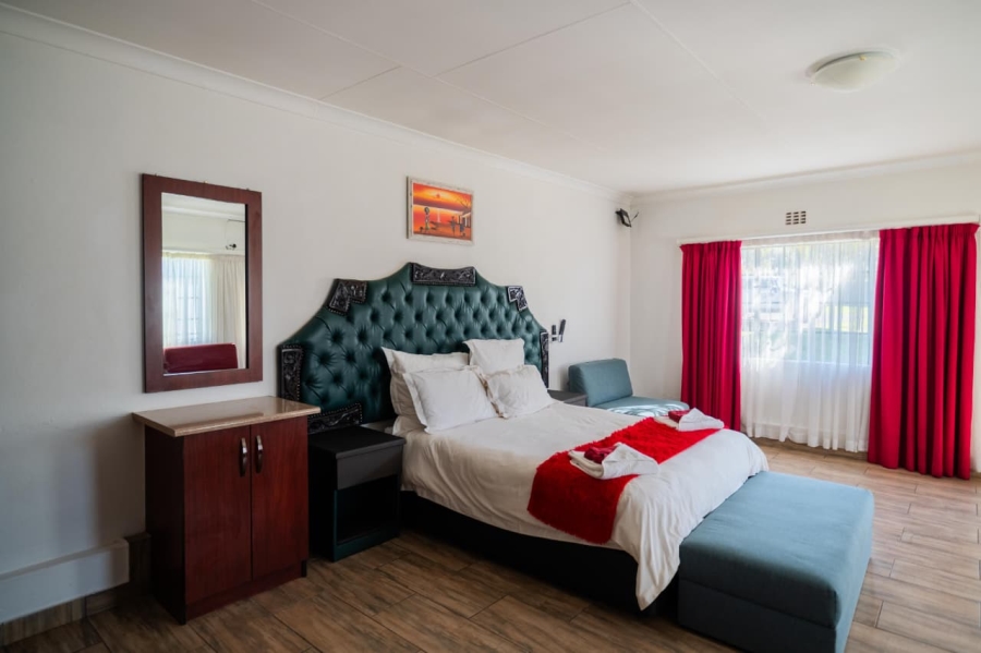 24 Bedroom Property for Sale in Golf View Gauteng