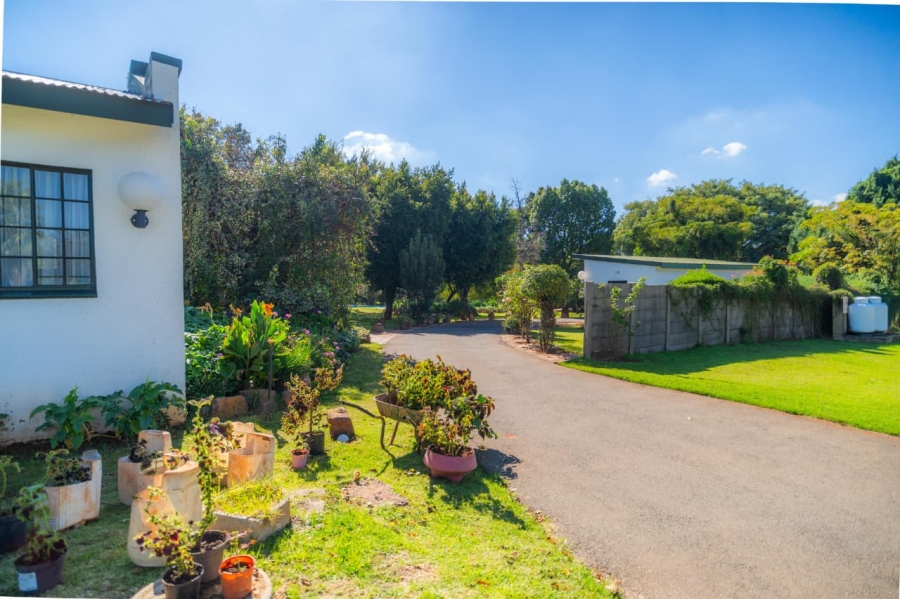 24 Bedroom Property for Sale in Golf View Gauteng