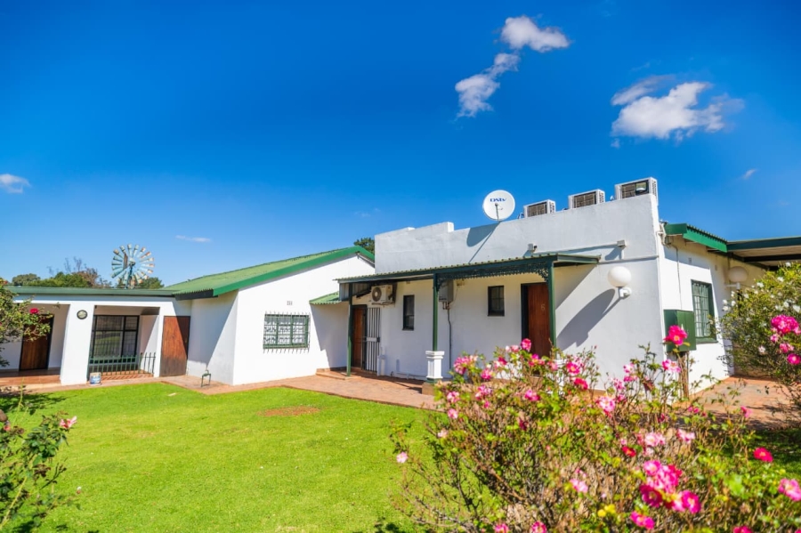24 Bedroom Property for Sale in Golf View Gauteng