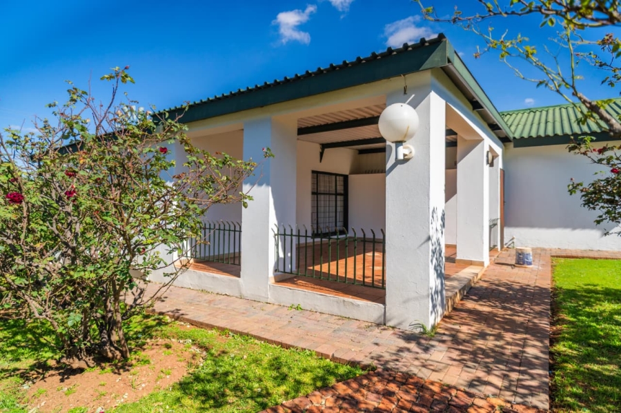 24 Bedroom Property for Sale in Golf View Gauteng