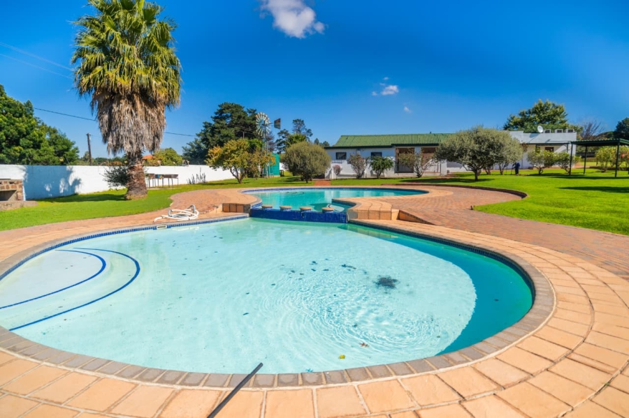 24 Bedroom Property for Sale in Golf View Gauteng