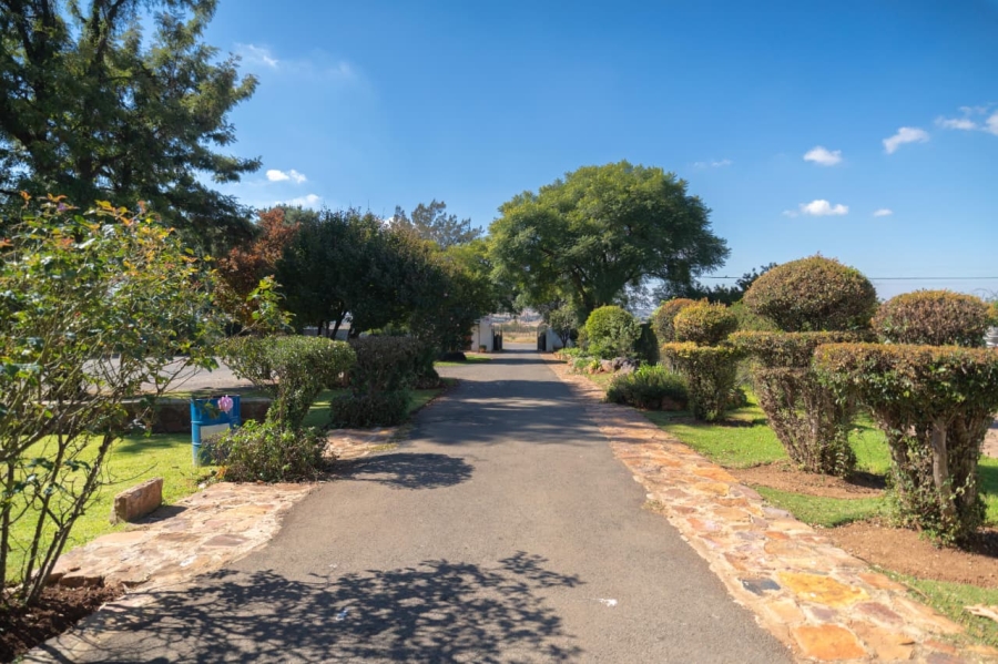 24 Bedroom Property for Sale in Golf View Gauteng