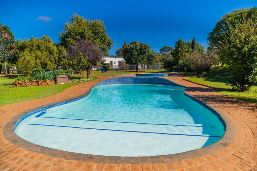 24 Bedroom Property for Sale in Golf View Gauteng