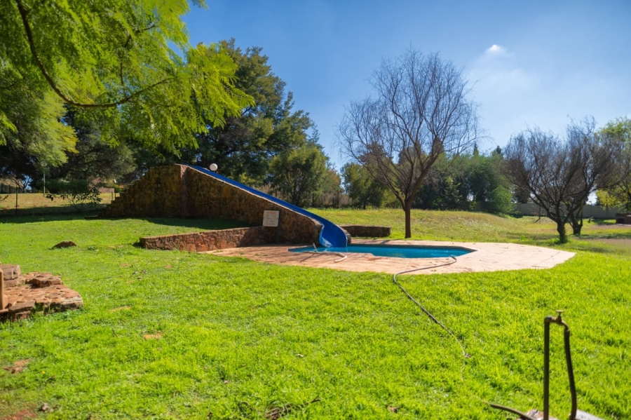 24 Bedroom Property for Sale in Golf View Gauteng