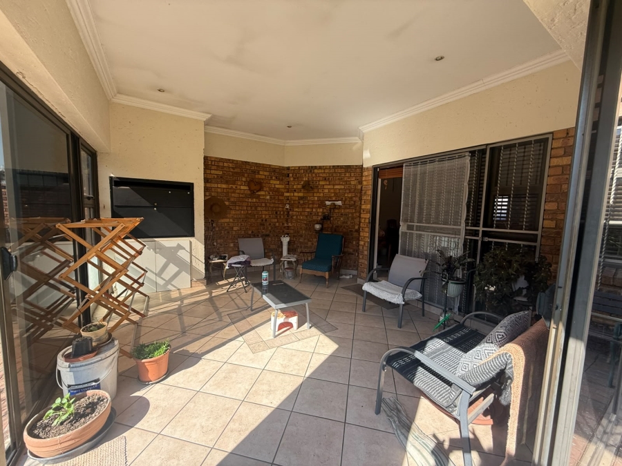 3 Bedroom Property for Sale in Ravenswood Gauteng