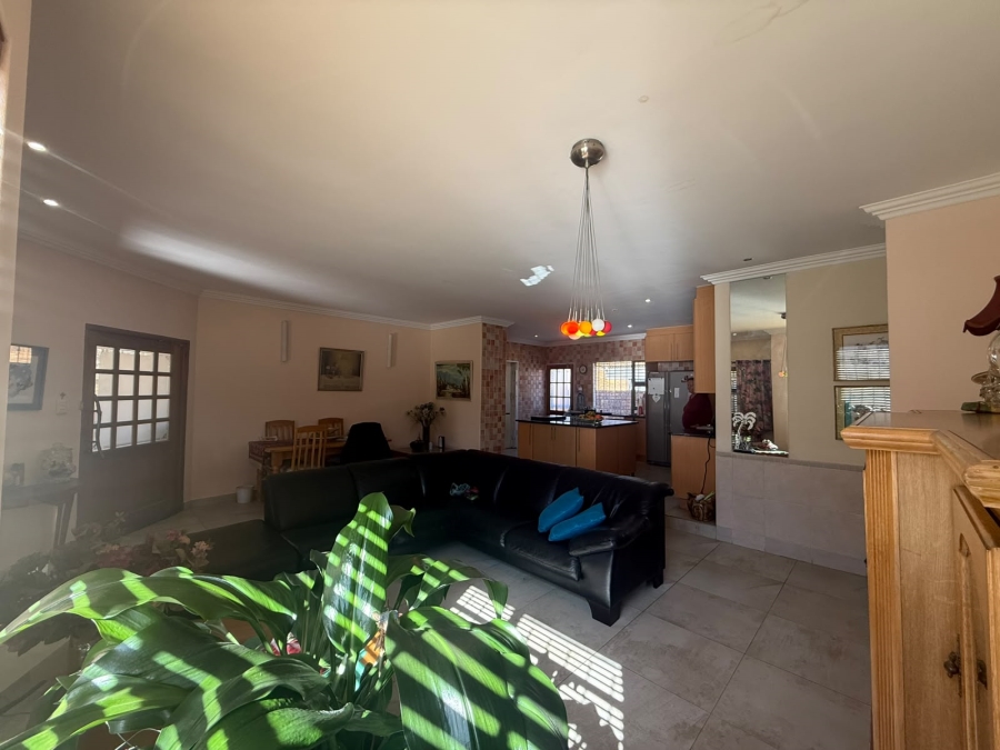 3 Bedroom Property for Sale in Ravenswood Gauteng