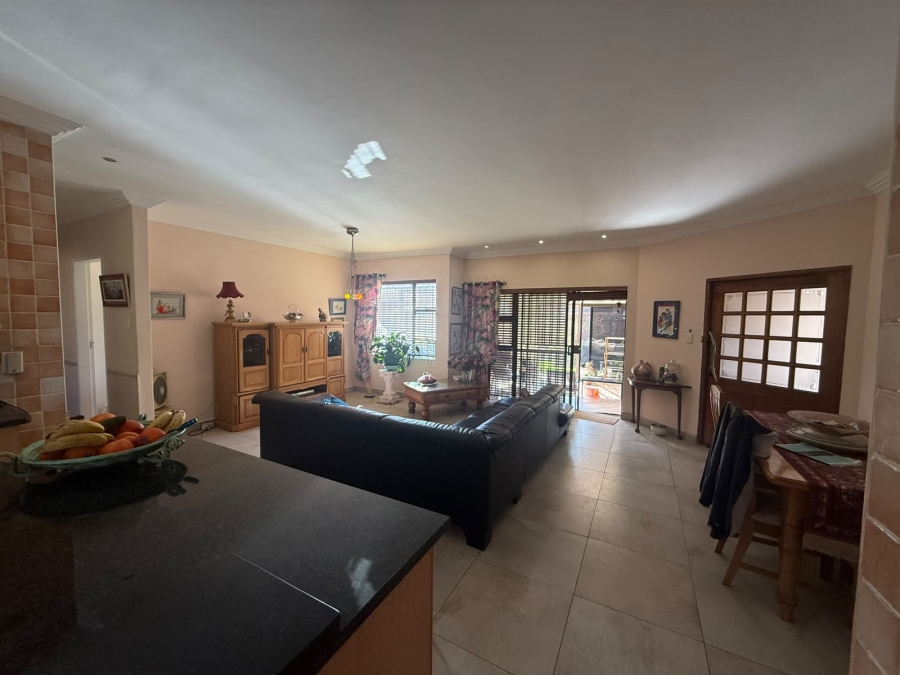 3 Bedroom Property for Sale in Ravenswood Gauteng