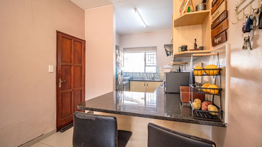 3 Bedroom Property for Sale in Corlett Gardens Gauteng