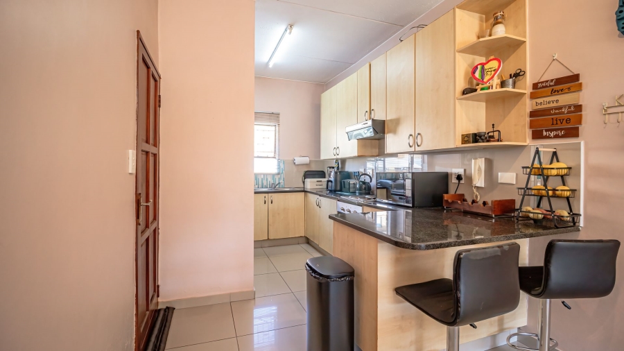 3 Bedroom Property for Sale in Corlett Gardens Gauteng
