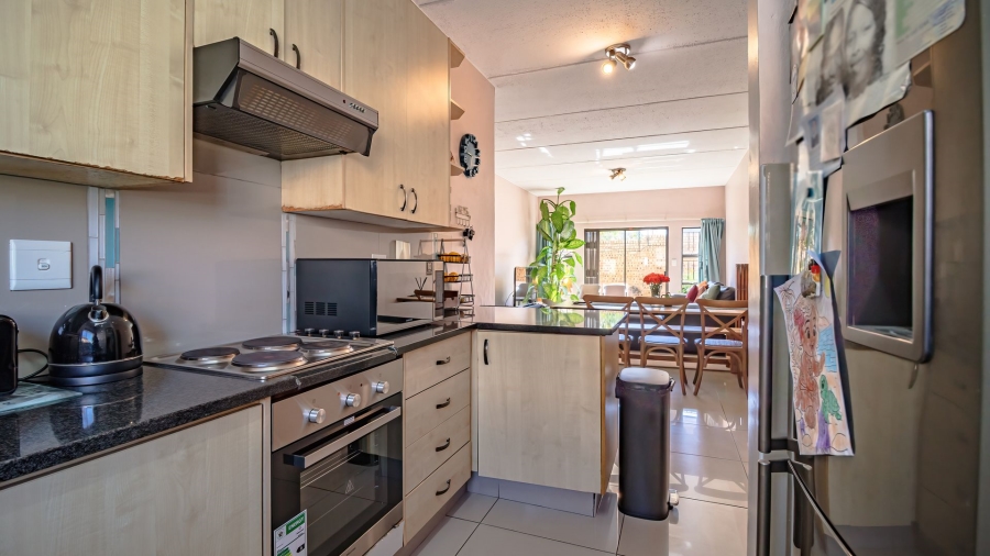 3 Bedroom Property for Sale in Corlett Gardens Gauteng