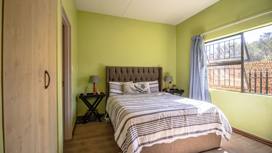 3 Bedroom Property for Sale in Corlett Gardens Gauteng