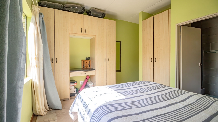 3 Bedroom Property for Sale in Corlett Gardens Gauteng