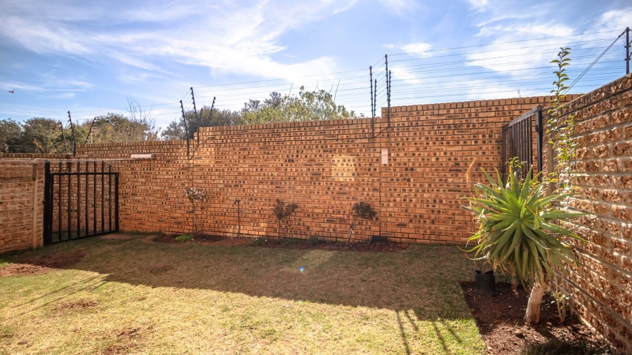 3 Bedroom Property for Sale in Corlett Gardens Gauteng