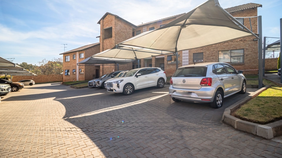 3 Bedroom Property for Sale in Corlett Gardens Gauteng