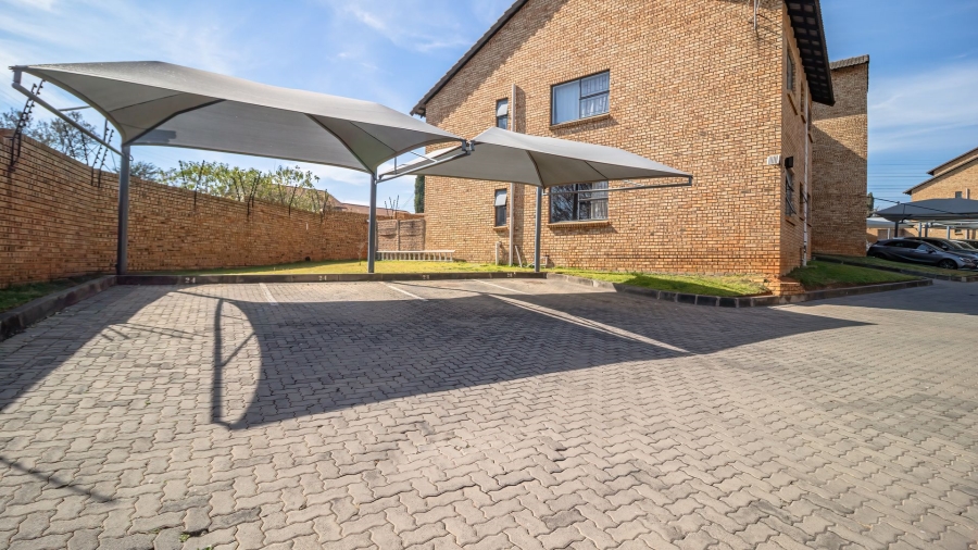 3 Bedroom Property for Sale in Corlett Gardens Gauteng