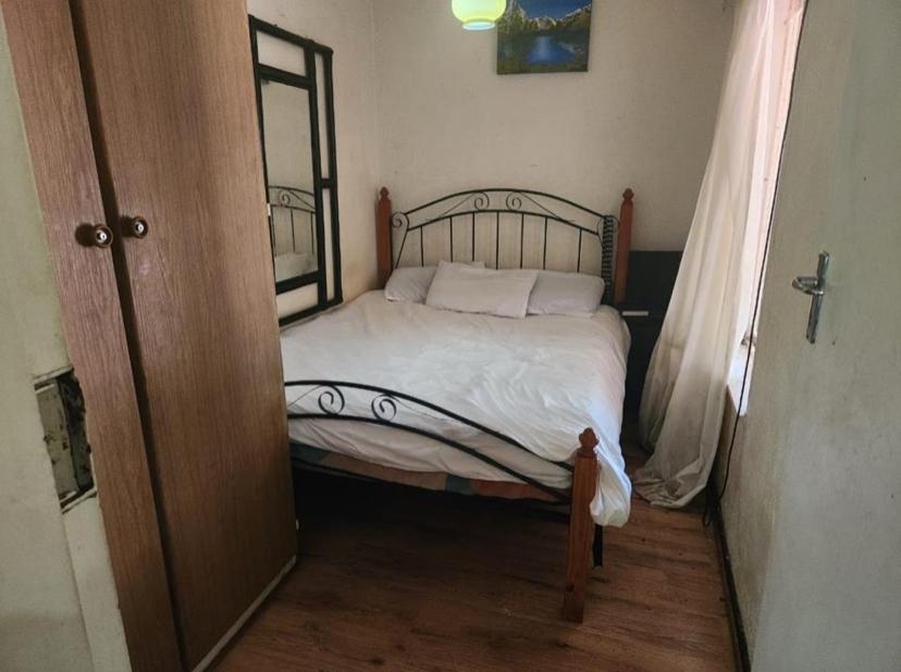 3 Bedroom Property for Sale in Crystal Park Gauteng