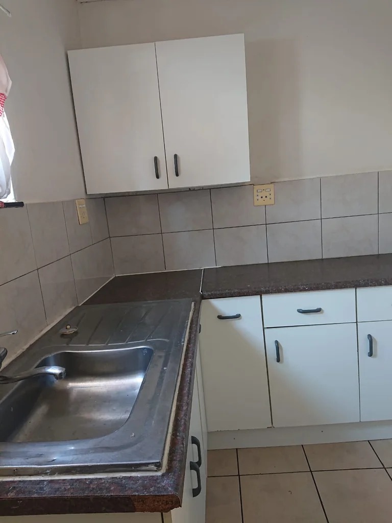 1 Bedroom Property for Sale in Buccleuch Gauteng
