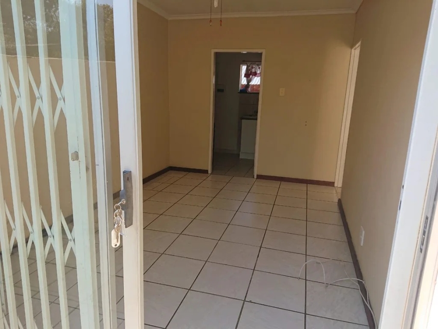 1 Bedroom Property for Sale in Buccleuch Gauteng