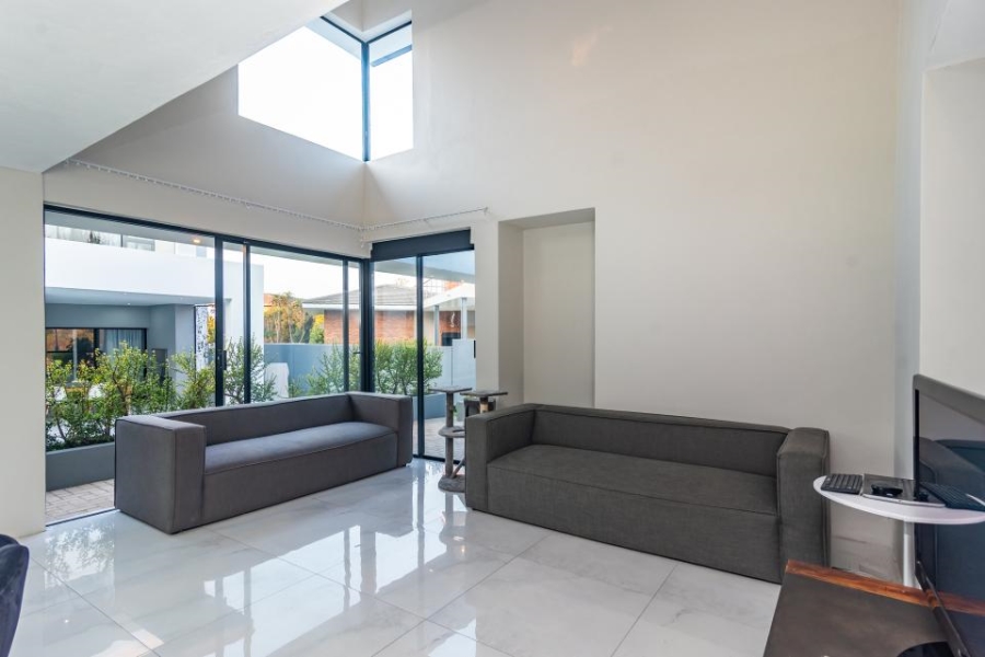 6 Bedroom Property for Sale in Lombardy Estate Gauteng