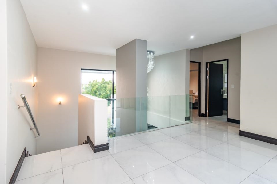 6 Bedroom Property for Sale in Lombardy Estate Gauteng