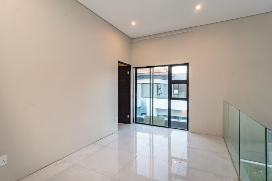 6 Bedroom Property for Sale in Lombardy Estate Gauteng