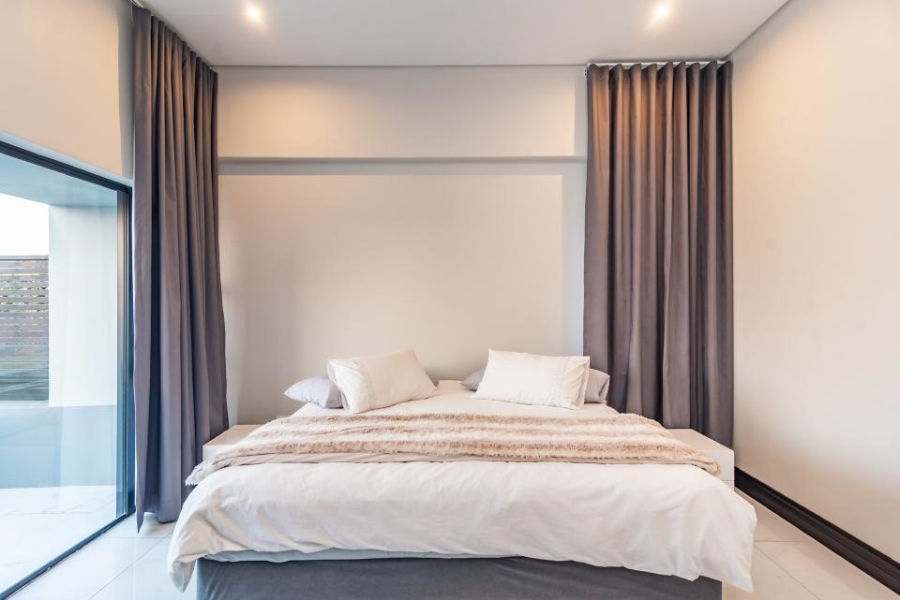 6 Bedroom Property for Sale in Lombardy Estate Gauteng