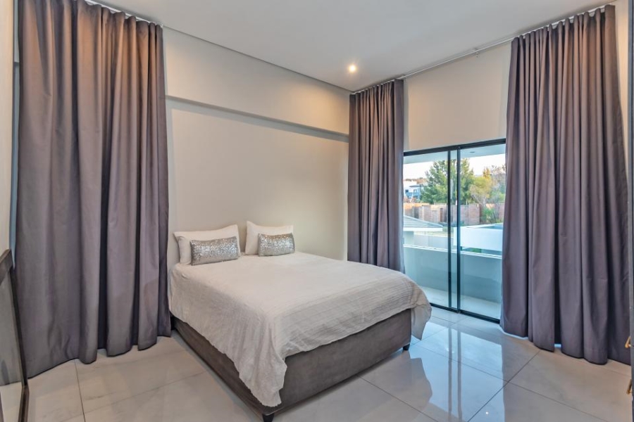 6 Bedroom Property for Sale in Lombardy Estate Gauteng
