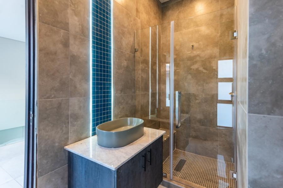 6 Bedroom Property for Sale in Lombardy Estate Gauteng