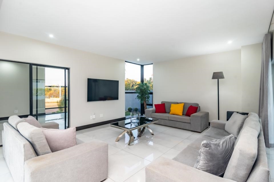 6 Bedroom Property for Sale in Lombardy Estate Gauteng