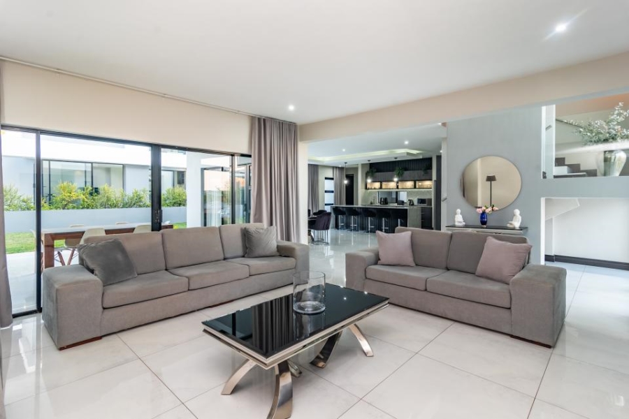 6 Bedroom Property for Sale in Lombardy Estate Gauteng