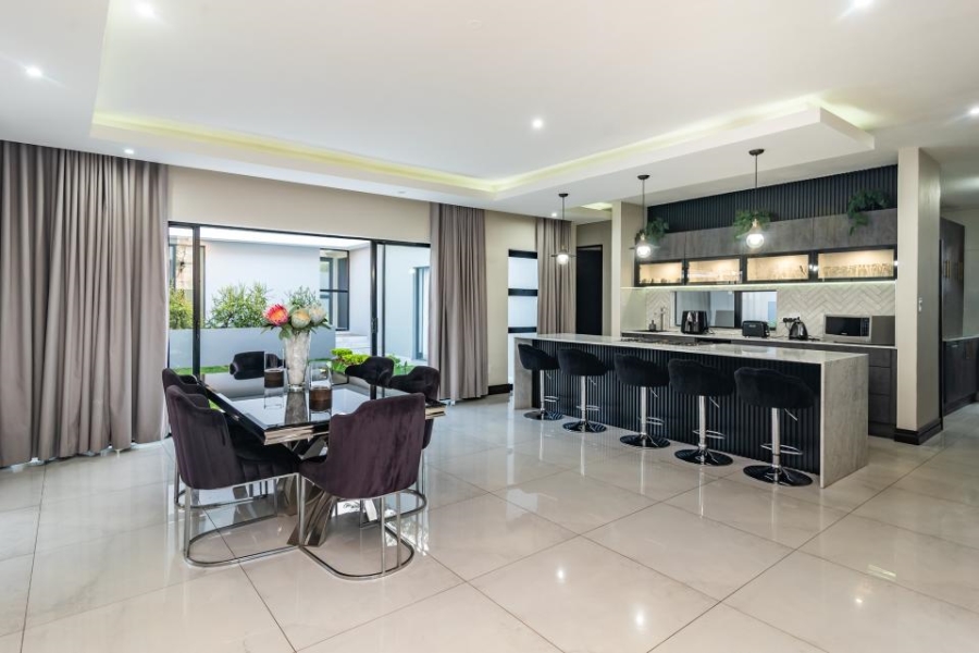 6 Bedroom Property for Sale in Lombardy Estate Gauteng