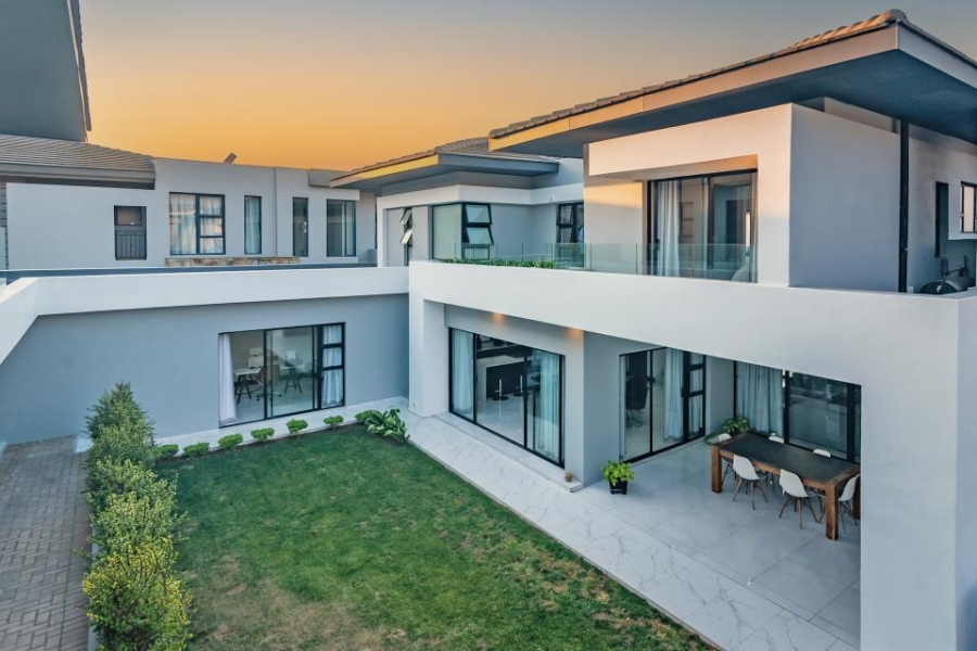 6 Bedroom Property for Sale in Lombardy Estate Gauteng