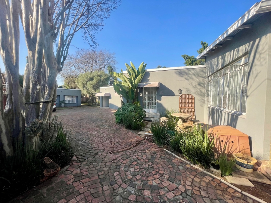5 Bedroom Property for Sale in Brooklyn Gauteng