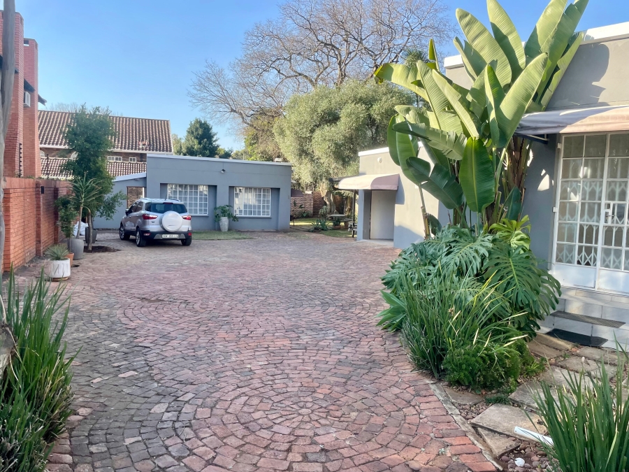 5 Bedroom Property for Sale in Brooklyn Gauteng
