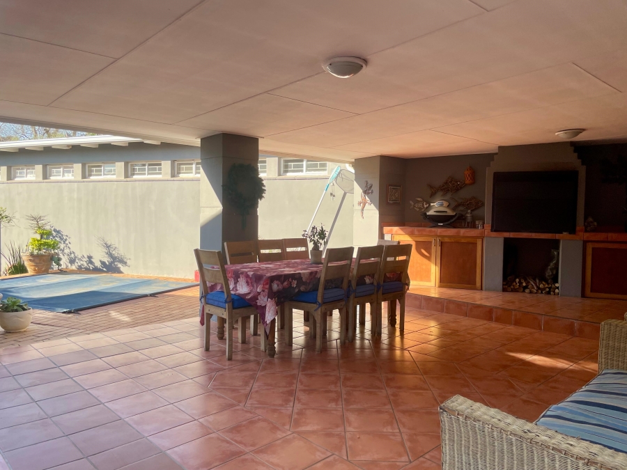 5 Bedroom Property for Sale in Brooklyn Gauteng