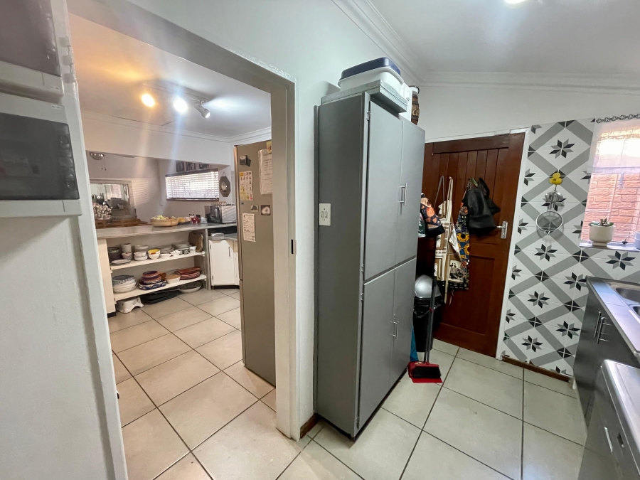5 Bedroom Property for Sale in Brooklyn Gauteng