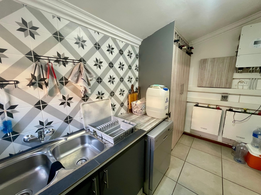 5 Bedroom Property for Sale in Brooklyn Gauteng
