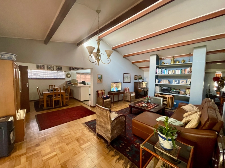 5 Bedroom Property for Sale in Brooklyn Gauteng