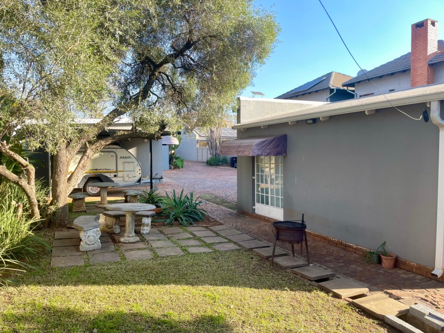 5 Bedroom Property for Sale in Brooklyn Gauteng